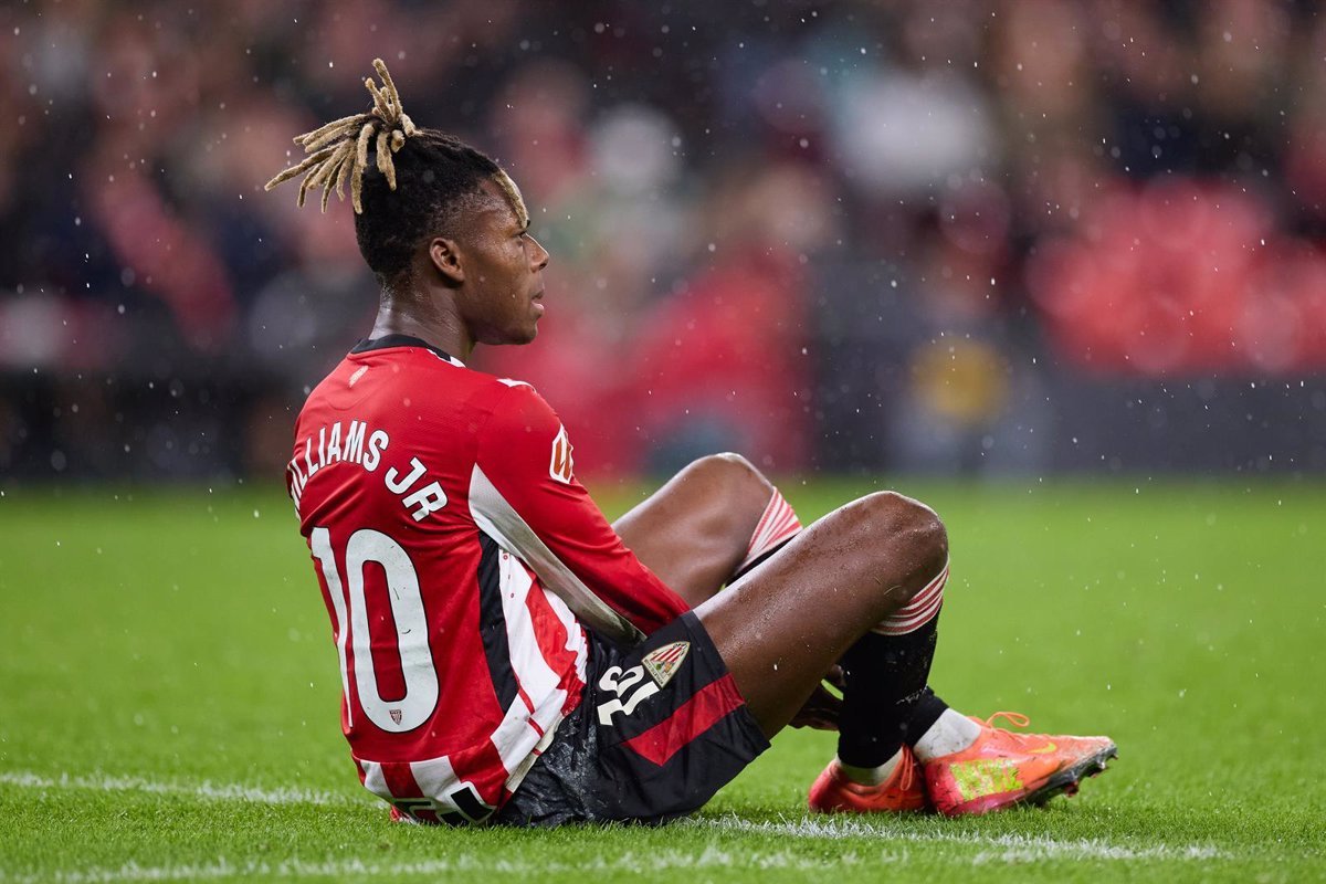 1736265753_Nico-Williams-duda-para-Supercopa-por-contusion-en-tobillo-izquierdo.jpg