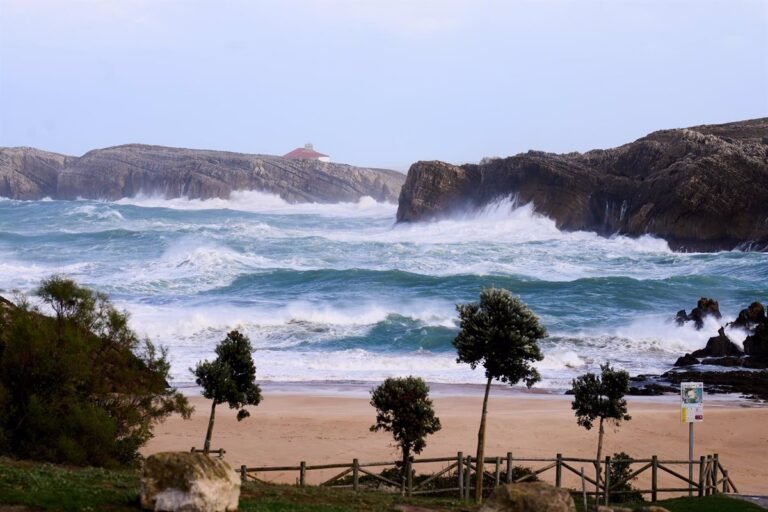 1736266098_Aviso-amarillo-en-Cantabria-por-viento-y-condiciones-costeras.jpg