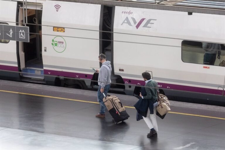 1736724096_Renfe-supera-17-millones-de-viajeros-en-Navidad.jpg