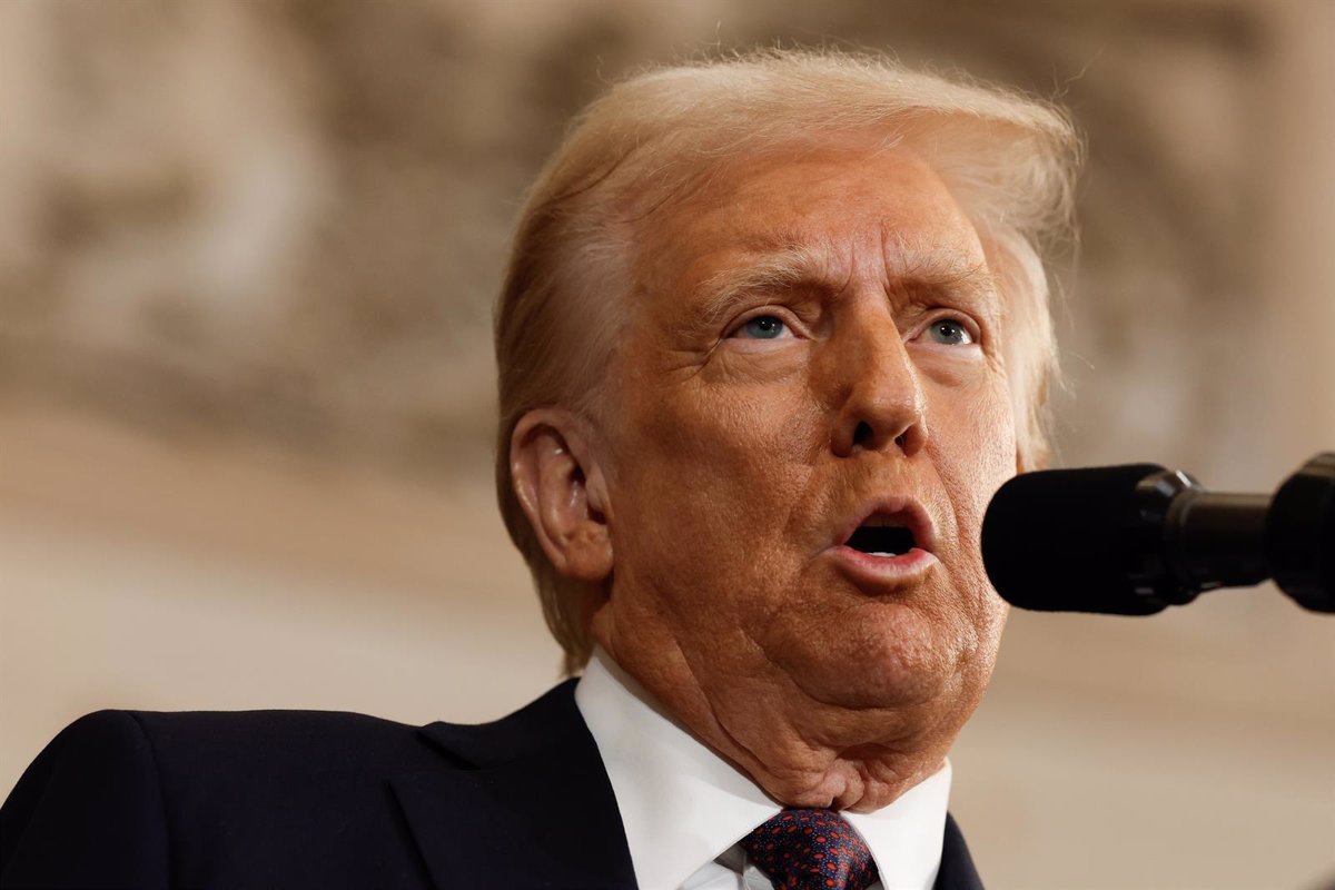 1737656154_Trump-anuncia-historica-rebaja-de-impuestos-y-amenaza-con-aranceles.jpg