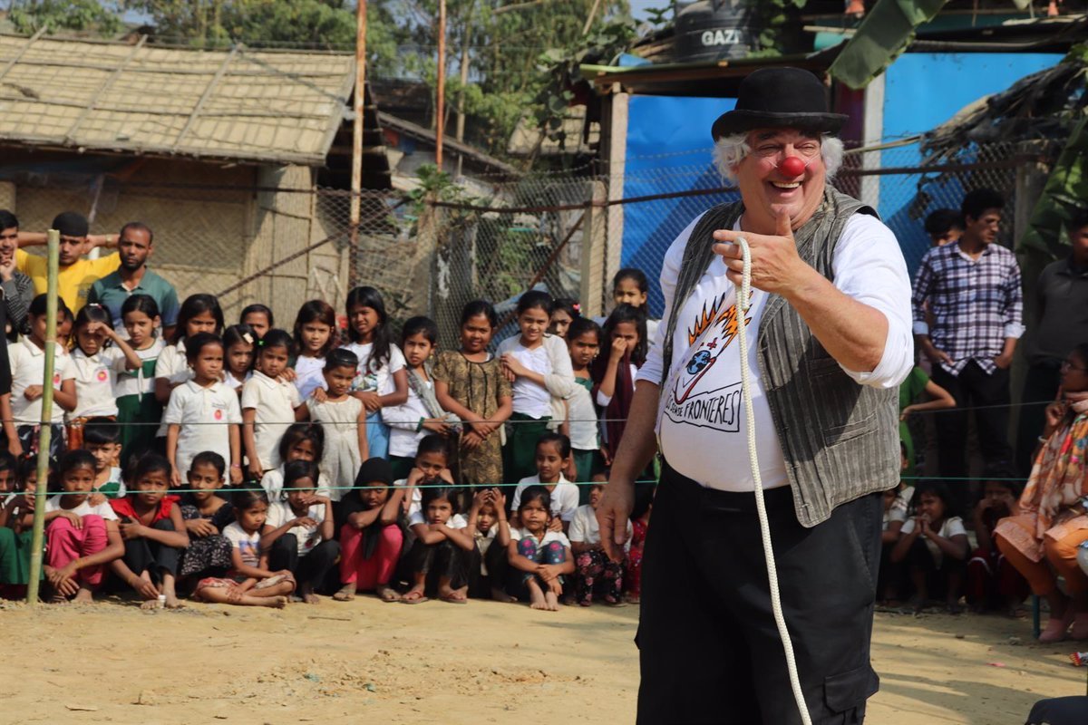 1738254824_Educo-y-payasos-sin-fronteras-llevan-sonrisas-a-refugiados-en.jpg