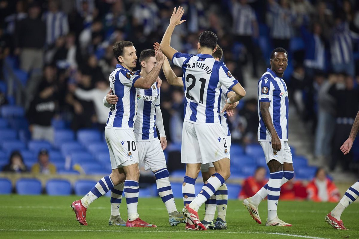 1740124699_La-Real-Sociedad-avanza-a-octavos-con-goleada-al-Midtjylland.jpg