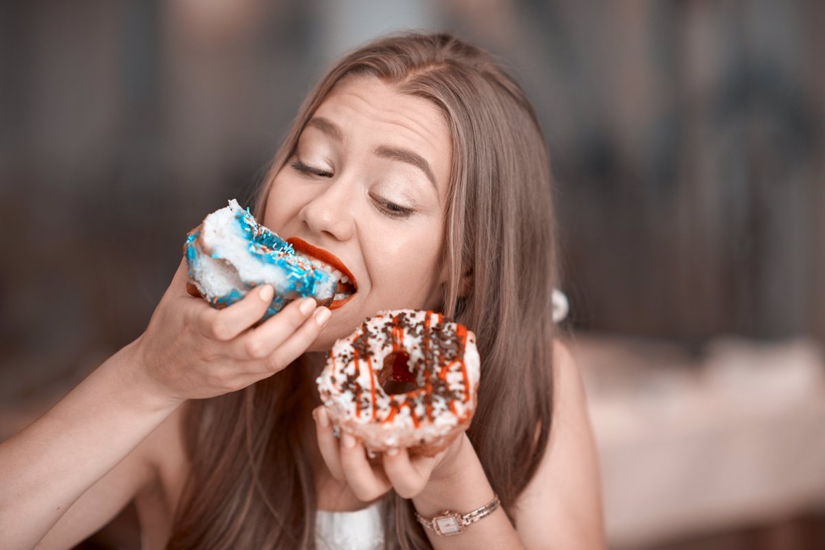 Consejos-para-diferenciar-hambre-de-ansiedad-y-sanar-relacion-con.jpg