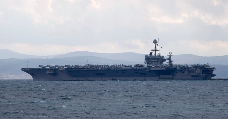 USS-Harry-S-Truman-Carrier-colisiona-con-barco-comercial-en.jpg