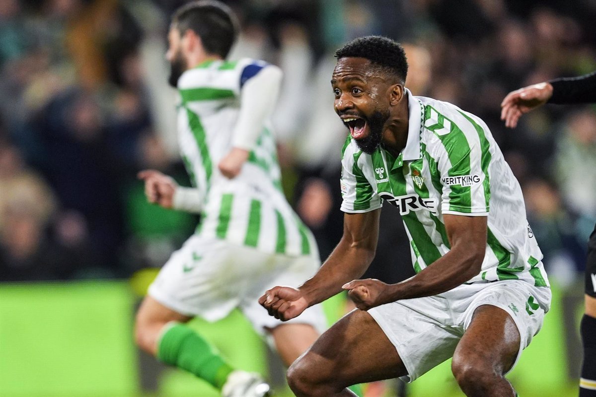 1741907838_Bakambu-y-Antony-clasifican-al-Betis-en-la-Conference-League.jpg