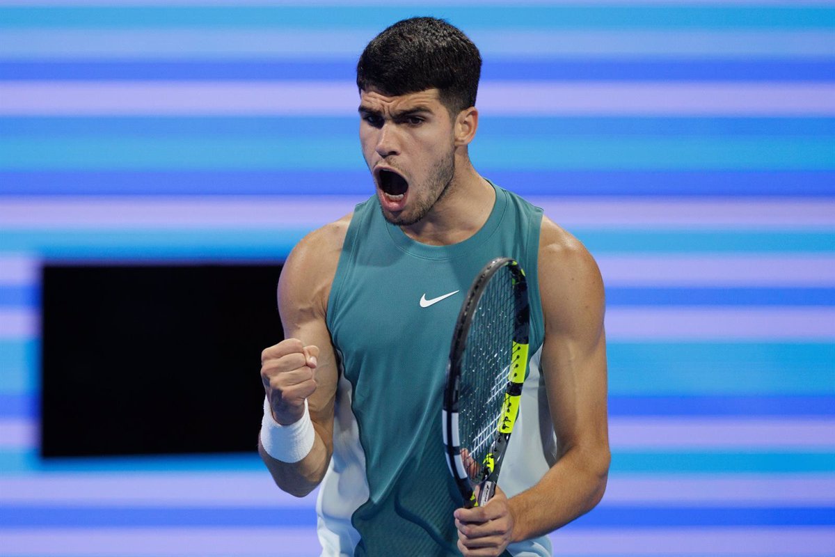 Alcaraz-vence-a-Shapovalov-y-avanza-a-octavos-en-Indian.jpg