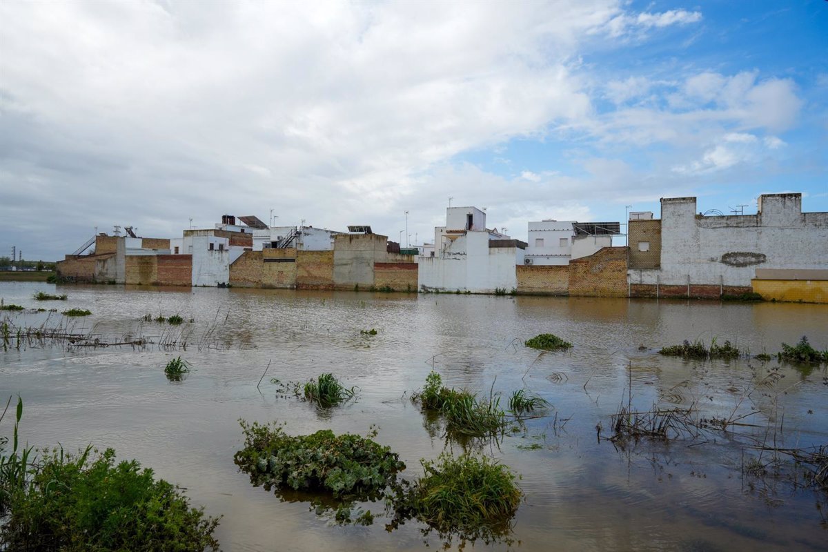Andalucia-reporta-128-incidencias-por-Martinho-y-mantiene-evacuadas-a.jpg