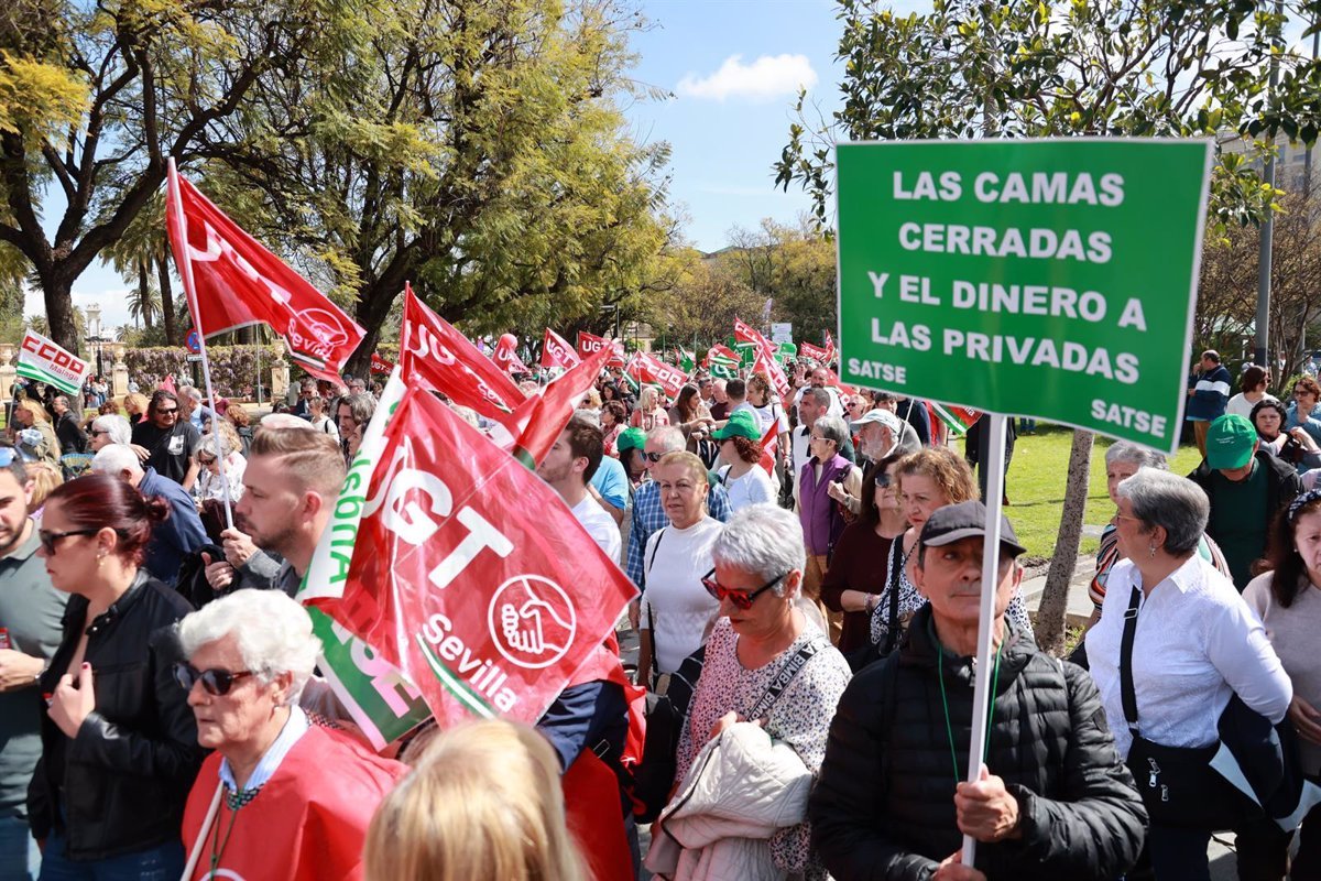 Manifestacion-en-defensa-de-la-sanidad-publica-reune-a-miles.jpg