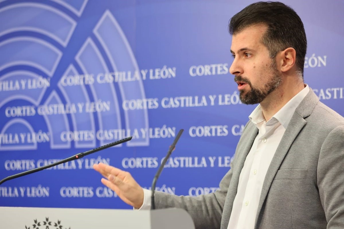 1746451432_Luis-Tudanca-toma-posesion-como-senador-por-CyL.jpg
