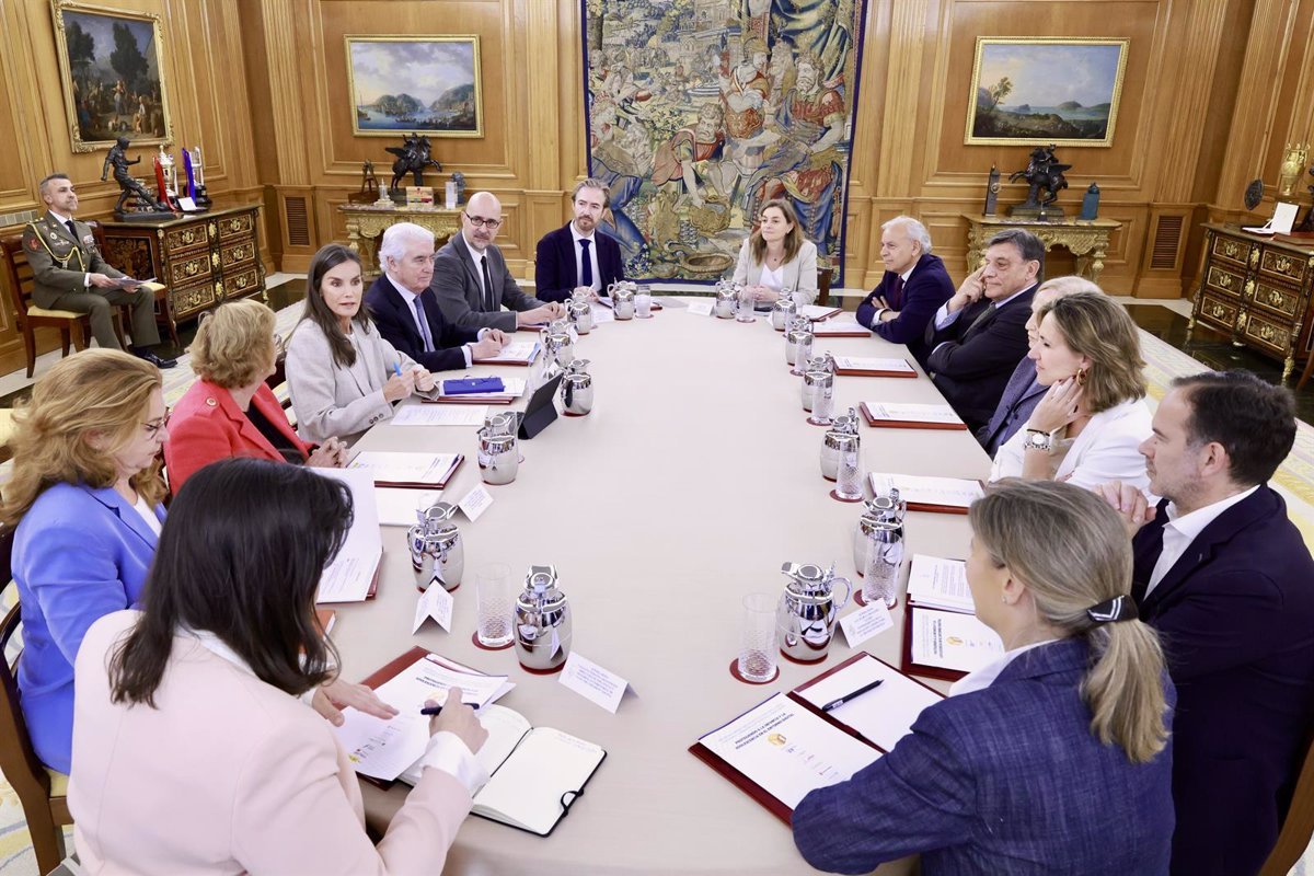1747191157_La-Reina-Letizia-se-reune-con-entidades-del-Pacto-de.jpg