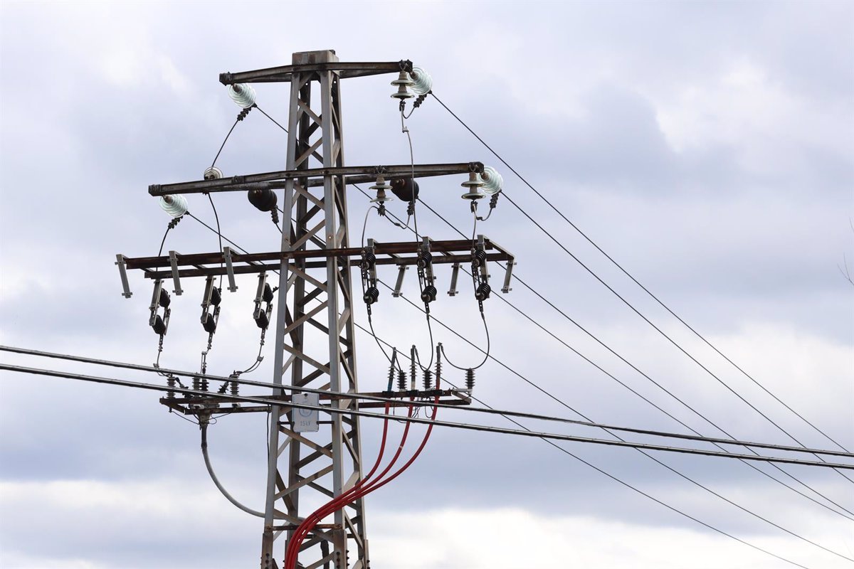 El-precio-de-la-luz-baja-a-11-euros-el.jpg