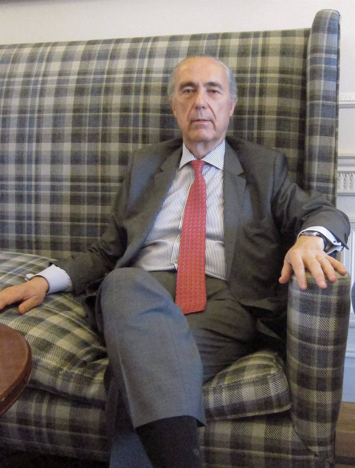 Luis-Alberto-de-Cuenca-gana-el-XXXII-Premio-Reina-Sofia.jpg