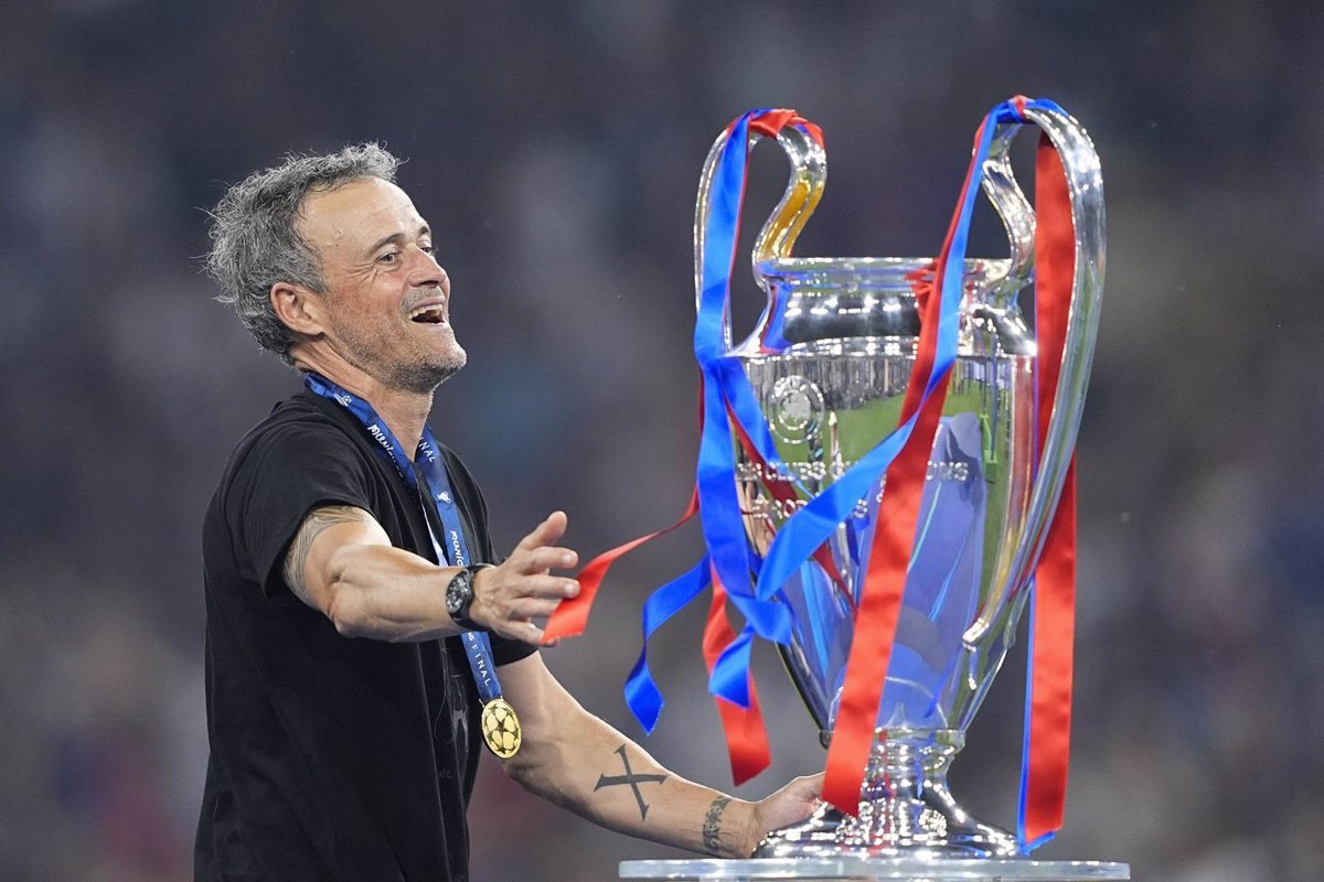 1748741920_Premio-merecido-a-Dembele-por-su-defensa-en-la-final.jpg