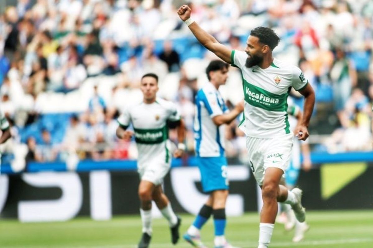1748806941_El-Elche-asciende-directo-a-Primera-en-Riazor.jpg