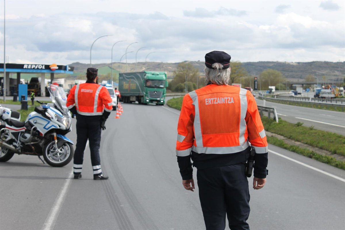 1750832086_Fuga-de-gas-en-Adurza-obliga-a-cortar-trafico.jpg