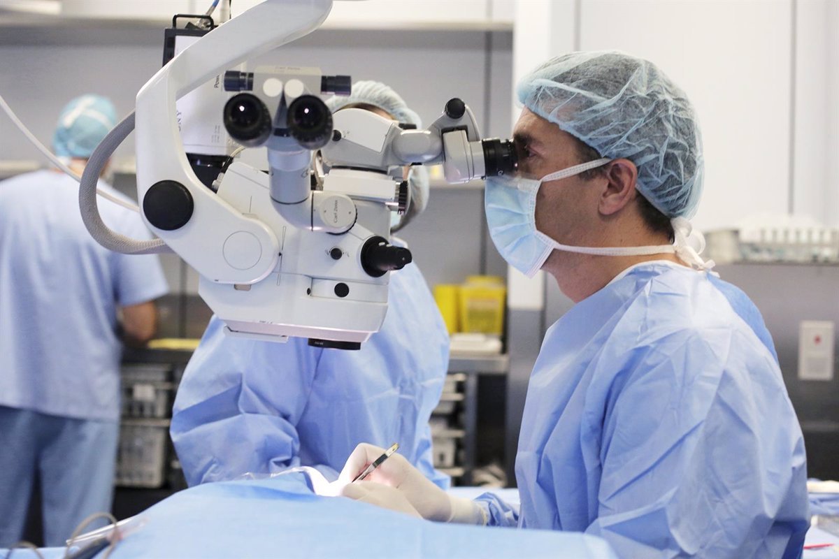 Algunos-pacientes-de-cierta-edad-pueden-seguir-necesitando-gafas.jpg
