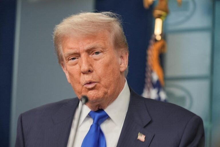 Donald-Trump-se-prepara-para-promulgar-ordenes-ejecutivas-a-favor.jpeg