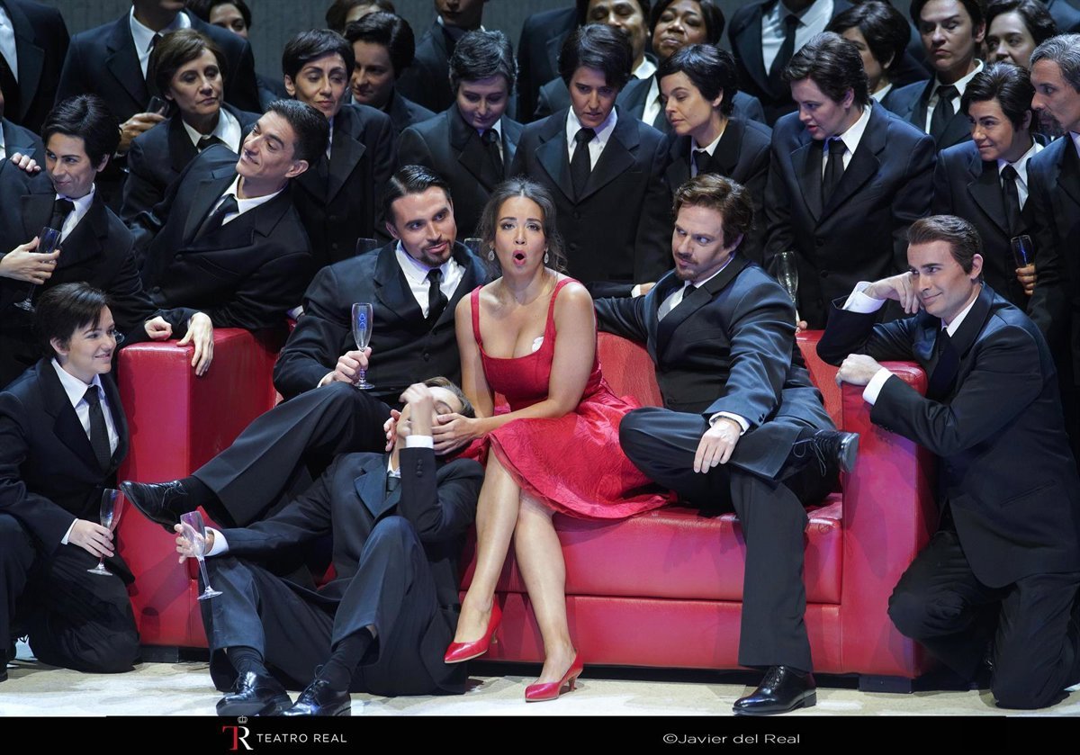 La-Traviata-emociona-al-publico-del-Teatro-Real-en-su.jpg