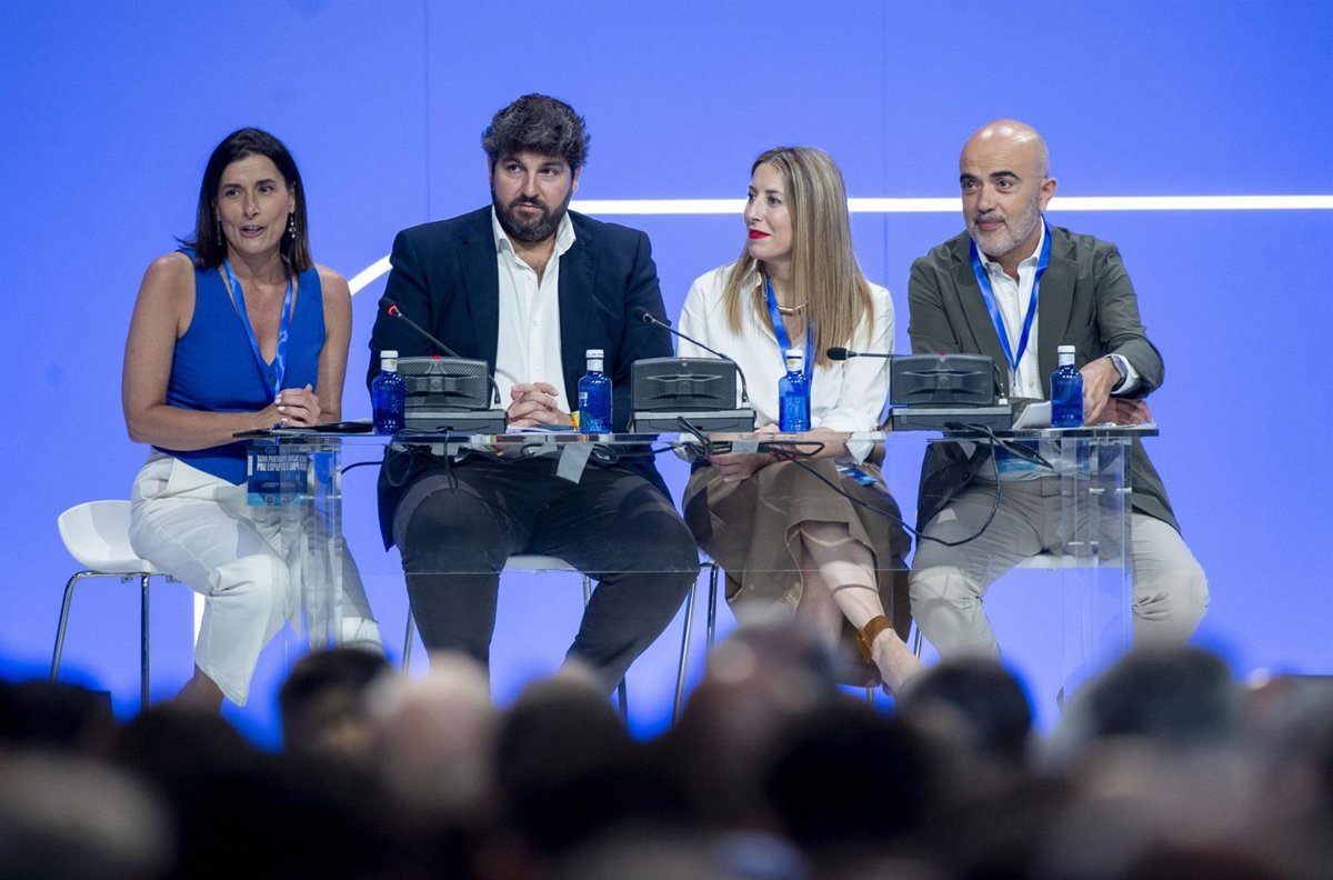 Lopez-Miras-celebra-compromiso-de-Feijoo-de-devolver-lo-que.jpg