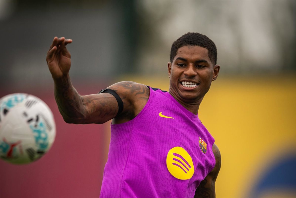 Marcus-Rashford-se-entrena-con-el-Barcelona-antes-de-la.jpg
