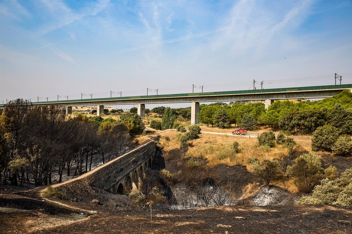 Controlado-incendio-en-Colmenar-Viejo-tras-quemar-156-hectareas.jpg