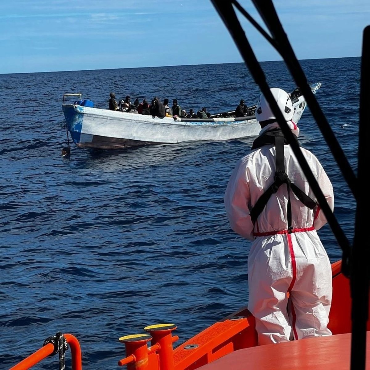 Llegan-400-migrantes-en-patera-a-Canarias-Baleares-y-Almeria.jpg