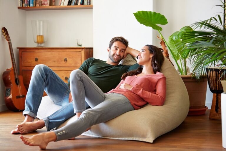 Chismear-fortalece-la-relacion-de-pareja.jpg