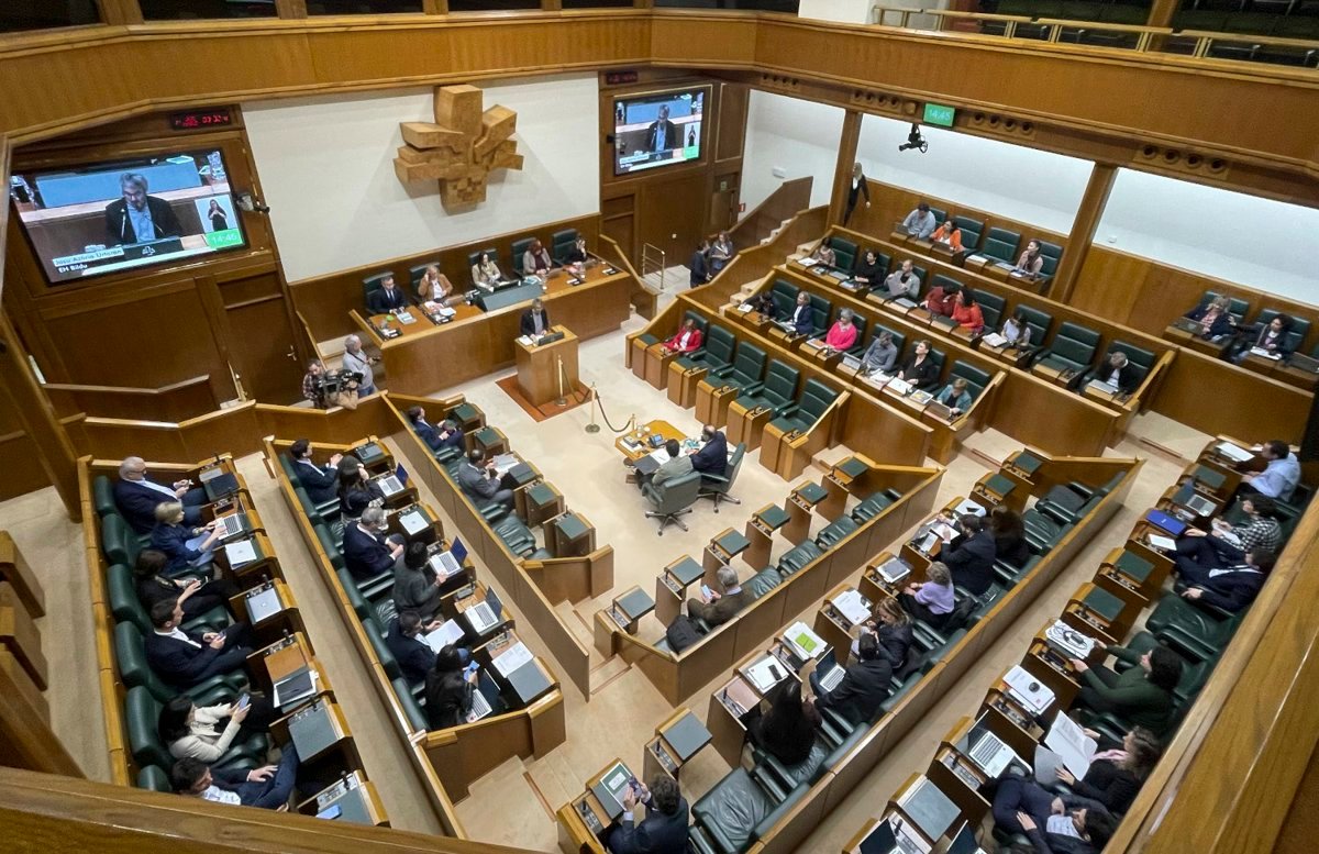 El-Parlamento-Vasco-debate-reforma-del-autogobierno-en-pleno-de.jpg