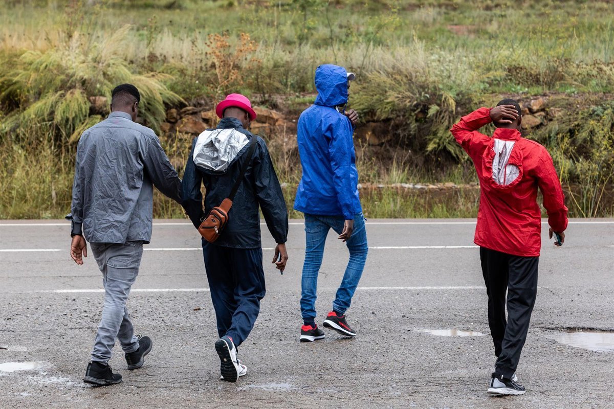 Llegan-a-Zaragoza-20-menores-refugiados-procedentes-de-Canarias.jpg