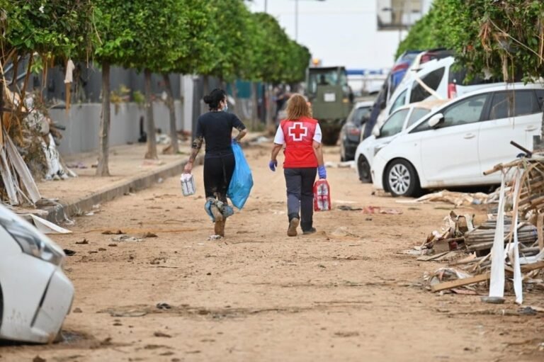 Cruz-Roja-atiende-a-mas-de-143000-afectados-por-la.jpg