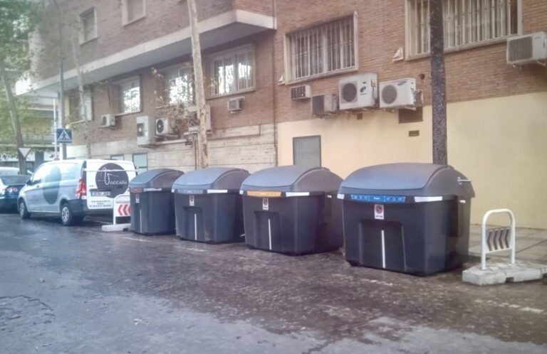 Detenidos-dos-menores-en-Badajoz-por-incendiar-contenedores-y-danar.jpg