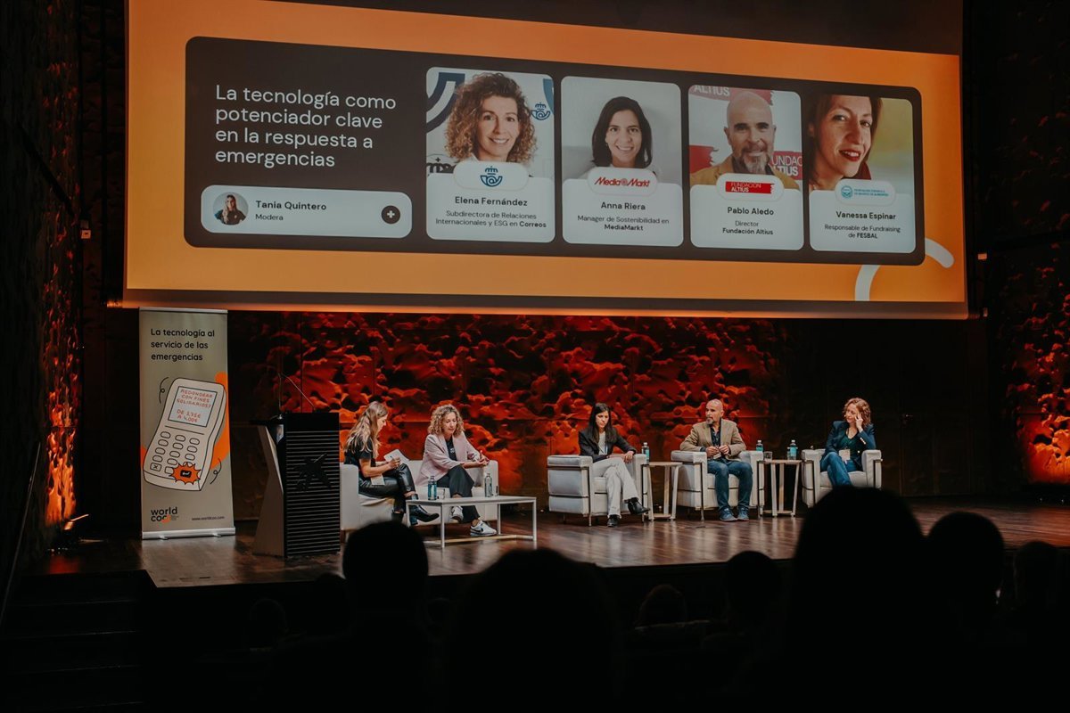 El-papel-imprescindible-de-los-jovenes-voluntarios-en-la-dana.jpg