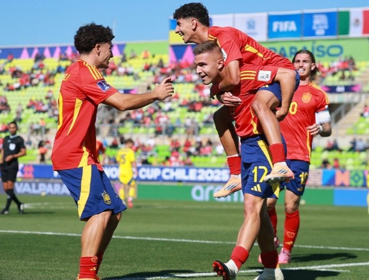Espana-vence-a-Ucrania-y-avanza-a-cuartos-del-Mundial.jpg