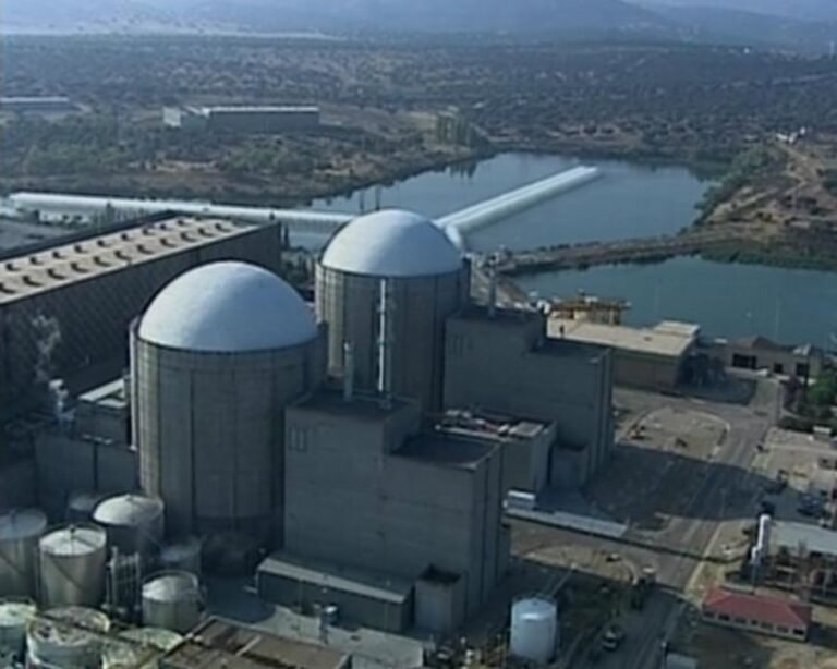 Iberdrola-Endesa-y-Naturgy-muestran-disposicion-para-ampliar-vida-de.jpg