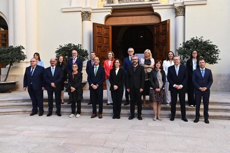 Las-CCAA-del-PP-abandonan-el-Pleno-del-CISNS-por.jpg