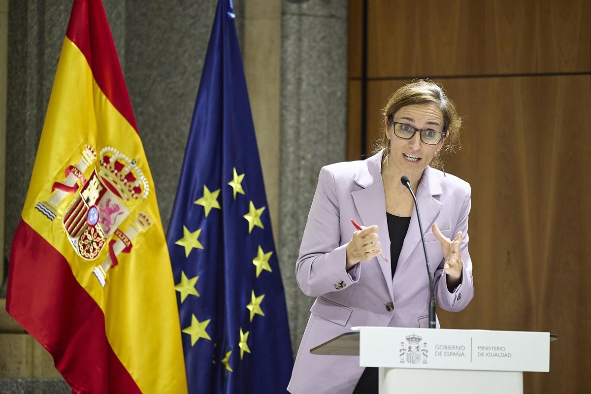 Monica-Garcia-critica-a-las-comunidades-del-PP-por-ocultar.jpg