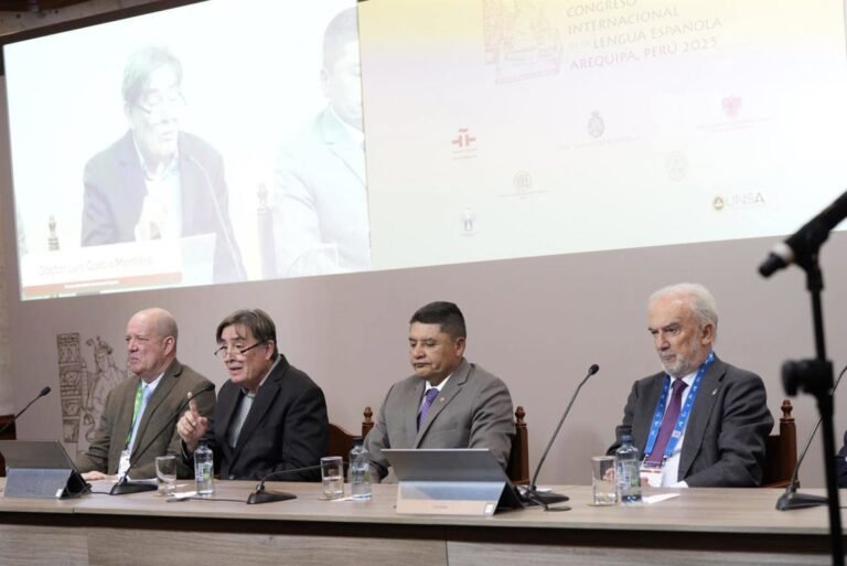 RAE-y-Cervantes-en-duelo-en-Congreso-de-la-Lengua.jpg