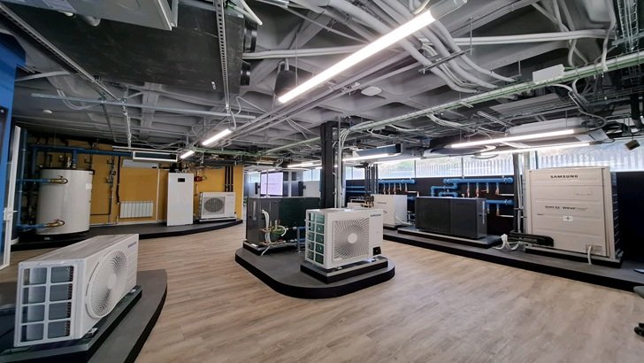 1765456963_Samsung-Climate-Solutions-ha-inaugurado-en-Madrid-su-Academia-de.jpg