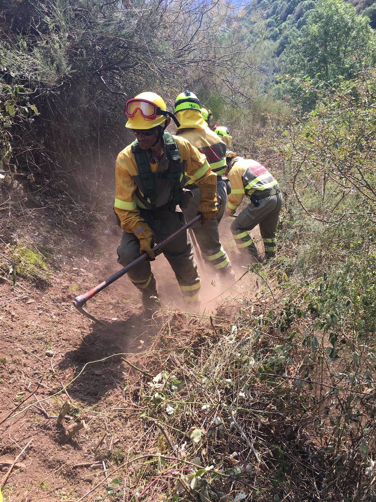 El-Gobierno-de-La-Rioja-y-los-bomberos-forestales-acuerdan.jpg