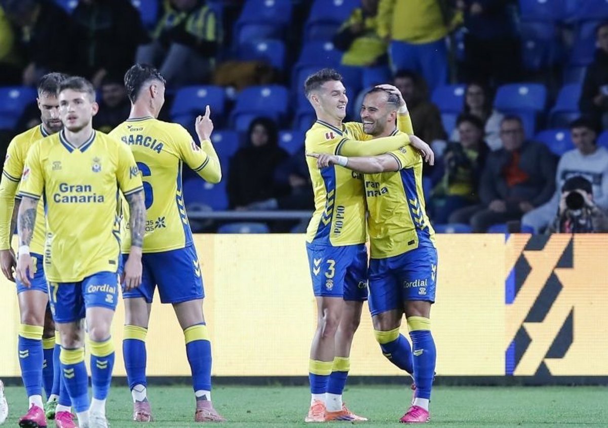 Racing-y-Deportivo-siguen-sin-sumar-y-Las-Palmas-se.jpg