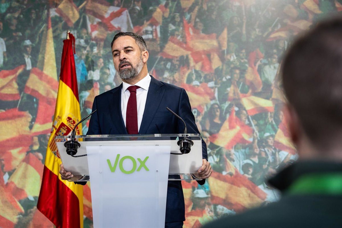 Abascal-culpa-a-PP-y-PSOE-de-la-invasion-por.jpg