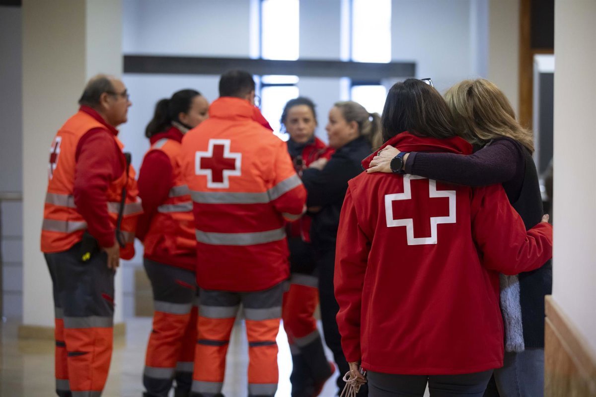 Cruz-Roja-despliega-mas-de-50-voluntarios-tras-el-descarrilamiento.jpg
