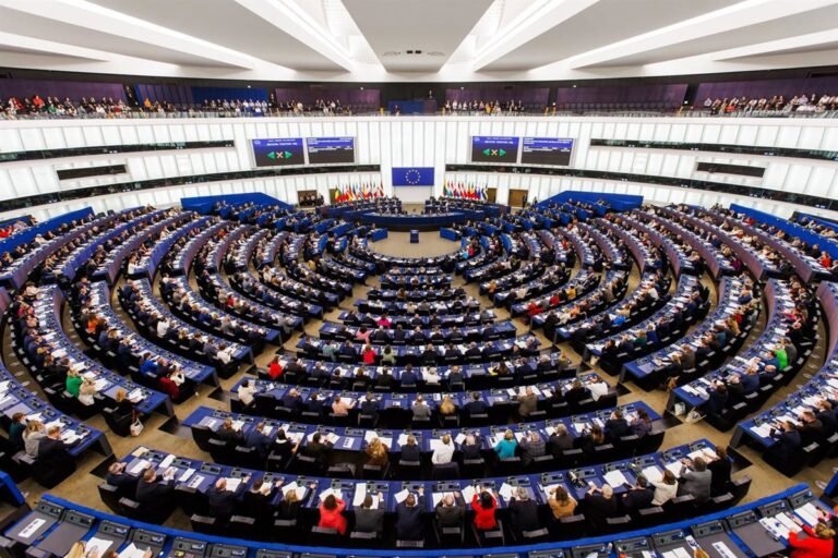 El-Parlamento-Europeo-respalda-relocalizar-producciones-de-medicamentos-clave-en.jpg