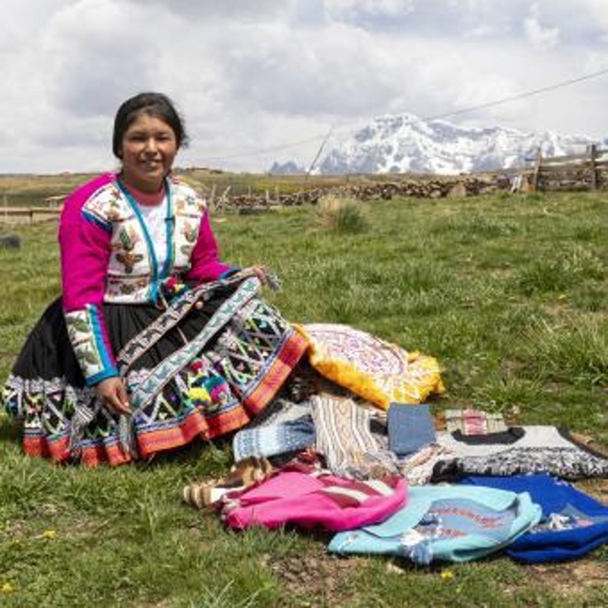 Mujeres-andinas-de-Peru-generan-empleo-a-traves-del-ecoturismo.jpg