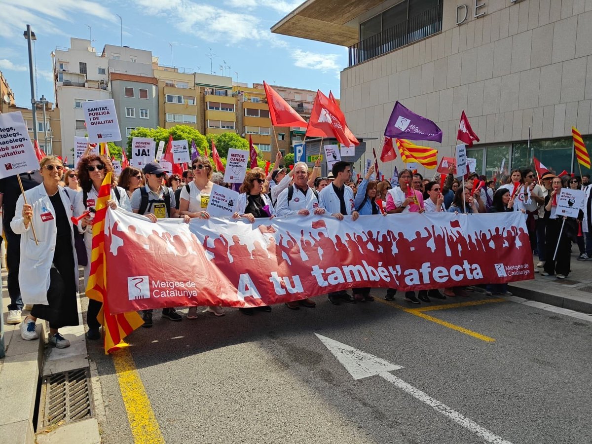 El-Comite-de-Huelga-de-medicos-urge-a-Pedro-Sanchez.jpg
